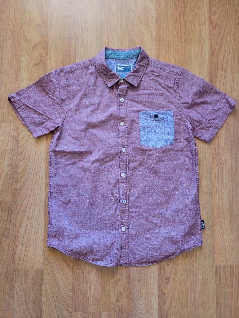 Modern Amusement short sleeve button up shirt in excellent condition - Size Med